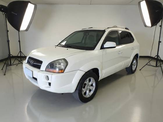 HYUNDAI TUCSON 2.0 MPFI GLS 16V 143CV 2WD FLEX 4P AUTOMÁTICO HYUNDAI TUCSON 2.0 MPFI GLS 16V 143CV 2WD FLEX 4P AUTOMÁTICO